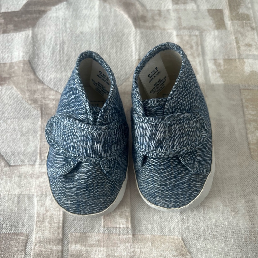 Janie & Jack 0-3 month shoes
